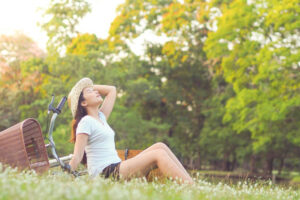 人到中年，知道“选择”的重要！选合适舒服的人，接受不完美的自己，活出自在人生