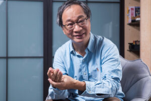 当我决定返台时,同学对我说别回去!69岁小野:我有孙子了,要在这建立自己家园