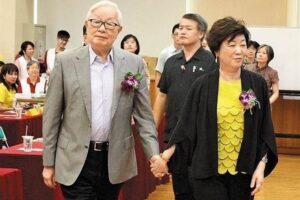 张忠谋退休 张淑芬：他是我的偶像也是最疼的小孩