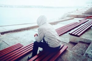 金凯瑞／为了让母亲开心，伪装笑容…最后竟罹忧郁症！为何他们用麻木掩饰痛苦，让自己看起来快乐？