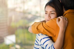 我还有资格拥有幸福吗？外遇后强烈自责，心理师提供“1方法”原谅：谁都有情非得已的苦衷