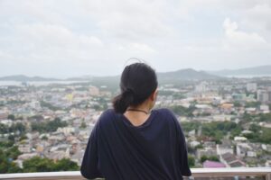 妈妈对不起我没资格做你女儿！这条命还给你…为何刀子嘴豆腐心的母亲，让孩子选择跳楼？