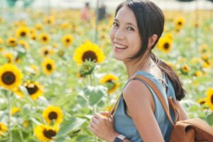 47岁的她自然怀孕,与三个孩子、外国老公幸福美满!她透露:只要“这样”改变,你会有挡不了的好运气!