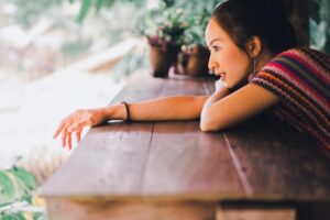 平淡的老夫老妻：就这样“将就”一辈子，我会甘心吗？