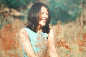 一位太太写给外遇先生的信：我在乎你，但我不会为了你委屈自己！别想挽留我，50岁后我的人生更精彩