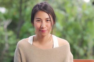 婚后要养婆婆和小姑兼背债，媳妇只能默默忍受？一个故事提醒你：不良关系更要划清界线！