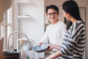 收起抱怨，不要再碎念另一半不够好！学会相互倾听，是婚姻沟通最简单的方式