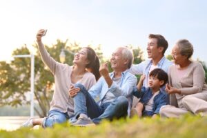 父母讲话难听偏激，其实是孤单寂寞！面对负面情绪，用这招聊天，就会有好事发生