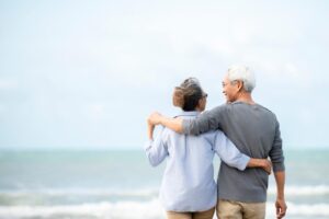 退休后,别让另一半成了“濡湿落叶”!善用这招,找回往日恋爱时的亲密感