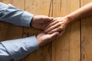 老公60岁首次外遇又回头，要离婚吗？别急着决定，他已明白你的好！