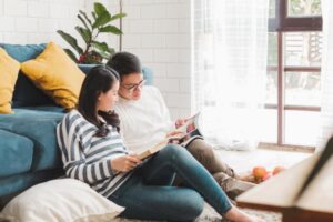 中年婚姻是一个爱的问题！家事他可能会做也可能不会，起码比你指责他结果好得多