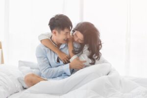 婚姻是一场漫长、但永远嫌太短的对话！善用倾听，找回彼此间熟悉的亲密感