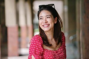 女人不论到了几岁,都需要情话绵绵!在幸福情境下,这2句话最能射进心坎里