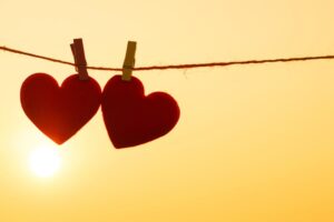 夫妻间的“无可替代”,始于鸡毛蒜皮!做到这2件事,让老伴没有你,就活不下去