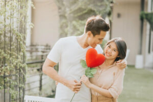 好脾气的夫妻俩，最后竟闹上警局！他挥拳打妻：不明白曾恩爱的两人，变得如此陌生