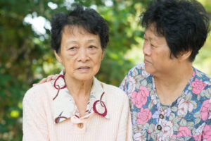 儿子在美国当名医,她却羡慕卖菜婶…刘墉:许多读书不怎么样的孩子,比杰出子女更孝顺