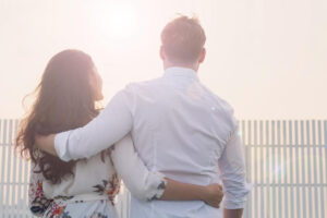 夫妻一起吃饭，是生活情趣！我们越来越懂得沟通、体贴与分享，而她也变得比较柔软