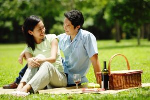 越活越有味，越爱越深沉！中年教我的事：一辈子太长，得找个有趣的人白头偕老