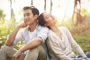 我赚的全贴家用，小气老公竟藏大笔私房钱！别瞎猜又跟踪他，当恐怖“束缚妻”反伤自己