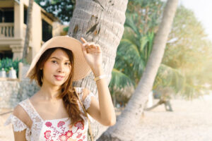 年纪愈大才明白，永远不要踮起脚尖爱一个人！一开始就重心不稳的感情，迟早要垮掉