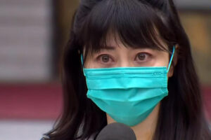 高嘉瑜的心情,我懂!刘芯彤也是过来人:曾满脸瘀青化妆上主播台,却怎么都离不开渣男…