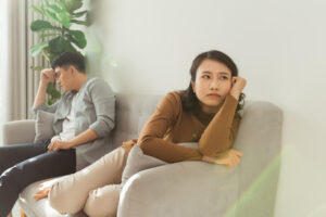 感情淡掉,因为对方“变了”?打过1万件离婚官司律师:结婚和离婚的理由其实都相同