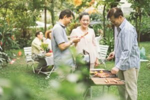 把心思放在“比较喜欢你”的人身上！中年后的你，要精挑细选好朋友