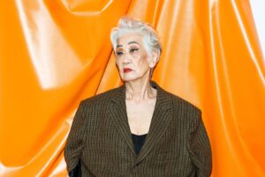 留不住青春,那就优雅老去!TW93岁“潮模”称霸时尚圈,时时爱自己、容光焕发