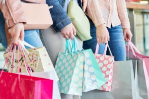 50岁后变得更美、更富有！做对1件事，让她一年存50万、瘦13公斤…也找回快乐的自己 !