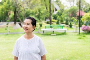 子女陪同看病,医生问诊不问我,反而只问孩子!年纪大了想受人尊敬,这样做活出优雅人生下半场