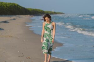 “我以前都忍过来了,你的痛苦算什么?”50岁以后,学会不再当“苦命的女人”