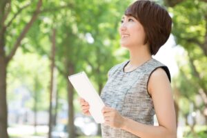 退休后不用闲在家，50岁后培养第二专长！把兴趣拿来赚钱，他们“这样”做到了