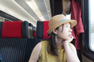 看北极圈极光、环过冰岛…更在南欧不断的艳遇!她体悟:去旅行不是因为有钱,是不想老了后悔