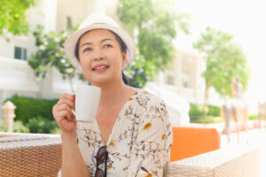 珍惜善待生命，写下幸福剧本！50岁后人生：能爱的时候好好爱，不能爱的时候好好过