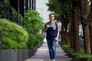 50岁后,成为被记得的人!吴若权:3条件让自己被信任、托付,人生更意义非凡