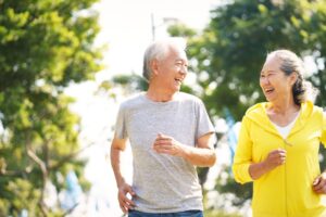 人过中年，如何能让第二人生过得好？豁达接受“自己变老”，下半场就能接续精彩