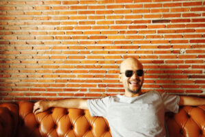 还清2千万债还拿硕士文凭！他50后人生才开始：以前我被看不起现在是最优秀人才