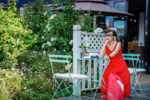 明明她超过40岁，还是保持少女身材？时尚女魔头：女人只有自律才能拿回自己的一切