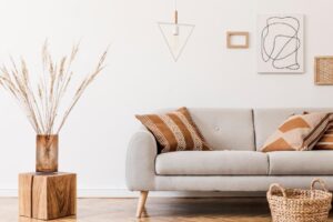 想到打扫就头痛？拒绝凌乱客厅，善用这1招“断舍离”，心情舒坦又省时！