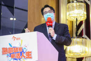 高龄医学权威陈亮恭：无龄社会的新世界与新人生