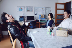 看完不只笑声，人生充满盼望活力！人气电影6经典语录：面对努力的人，伸手帮忙是打扰