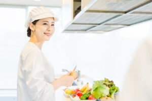 全世界最伟大的人,就是厨师!用一只锅铲就能造福世间,带来原始纯粹的幸福满足