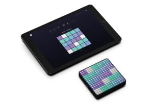 把乐器收进口袋