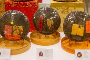 这片305克的普洱茶 价值竟超过一台法拉利