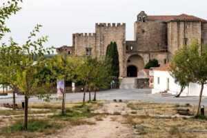 葡国小村风光好