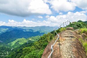 石碇皇帝殿步道》攀岩登山新地标!居高临下眺望壮阔山峦