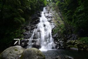 新北市青山瀑布步道》隐身北海岸的秘境瀑布