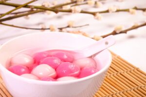 元宵不是汤圆!原来…元宵是这样做出来的