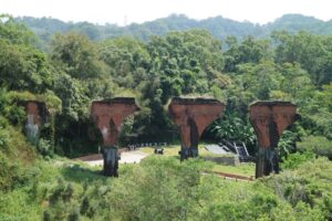 不只龙腾断桥！来苗栗喝擂茶、吃大闸蟹，搭铁道自行车玩透透