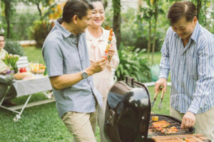 无法在户外烤肉,宅在家照样好好慰劳自己!中秋烤肉,营养师教你这样吃不怕胖